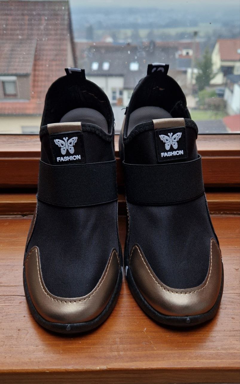 Sportschuhe , Halbschuhe, Sneaker. Kunstleder/Textil Größe 38,5. 