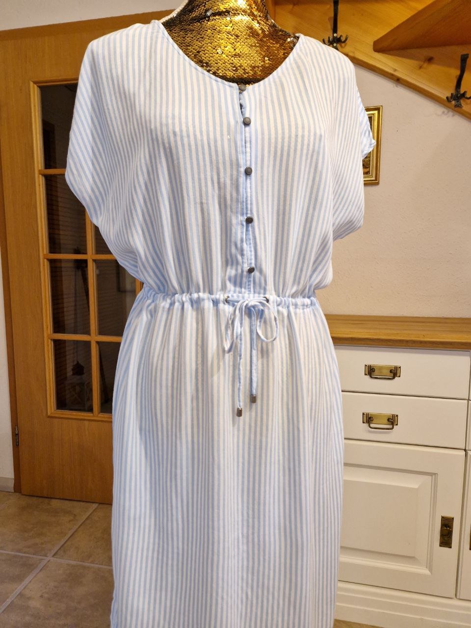Gina Benotti. Schönes Sommerkleid. 100% Viskose.  Große M-L.  