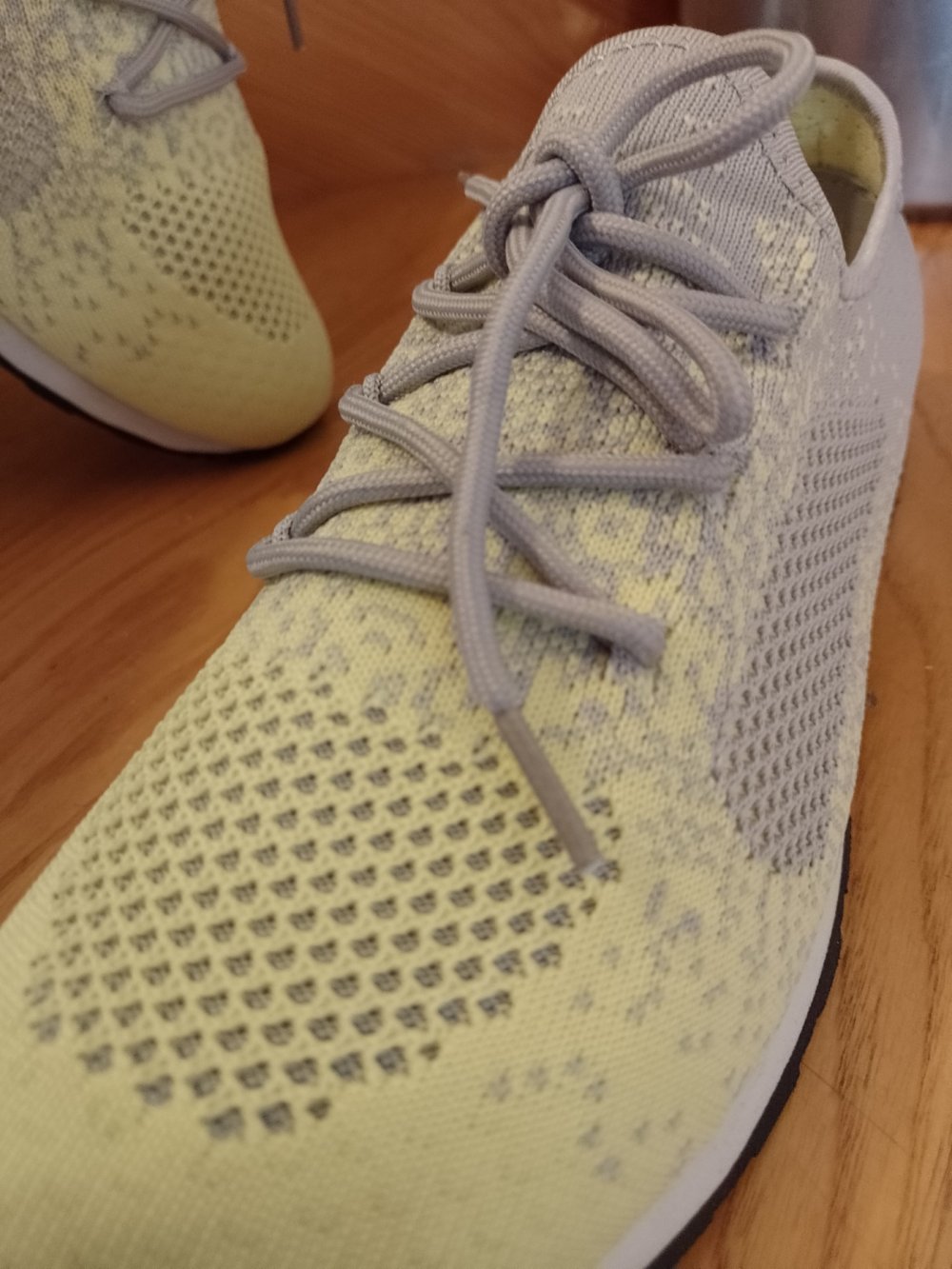 Lynfield. Neu stylische Sneaker. Sportschuhe. Größe 40.
