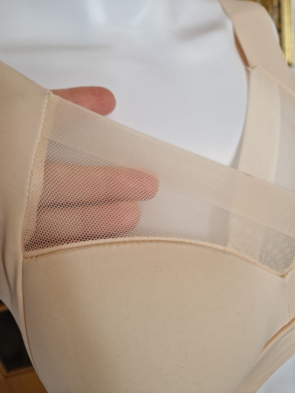 Neu. Bequem, atmungsaktiv Sport -Fitness - BH, Dessous. Größe M.