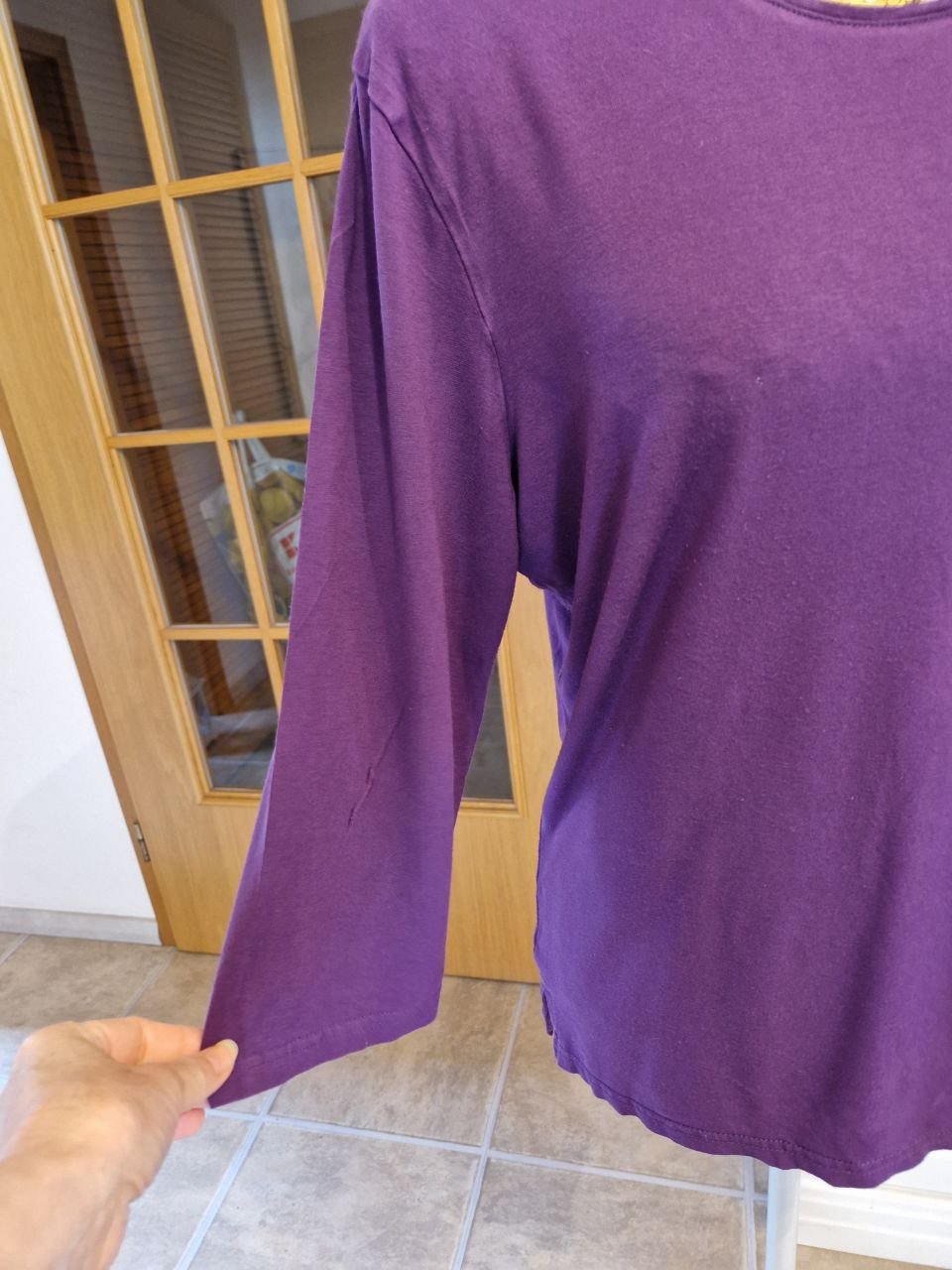 Clarina. Bequemes T-Shirt - Bluse -Tunika . Baumwolle + Elastan.  Das Etikett zur Stoffzusammensetzung wurde abgeschnitten. Größe 46.  