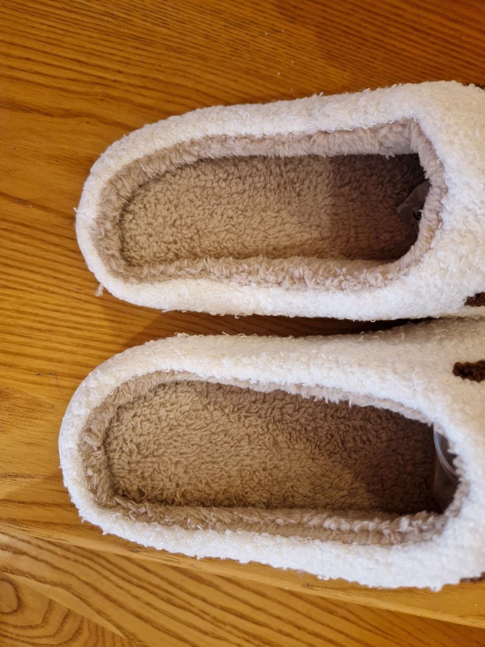 Schöne Damen Hausschuhe.  Tolles Geschenk zu Weihnachten.