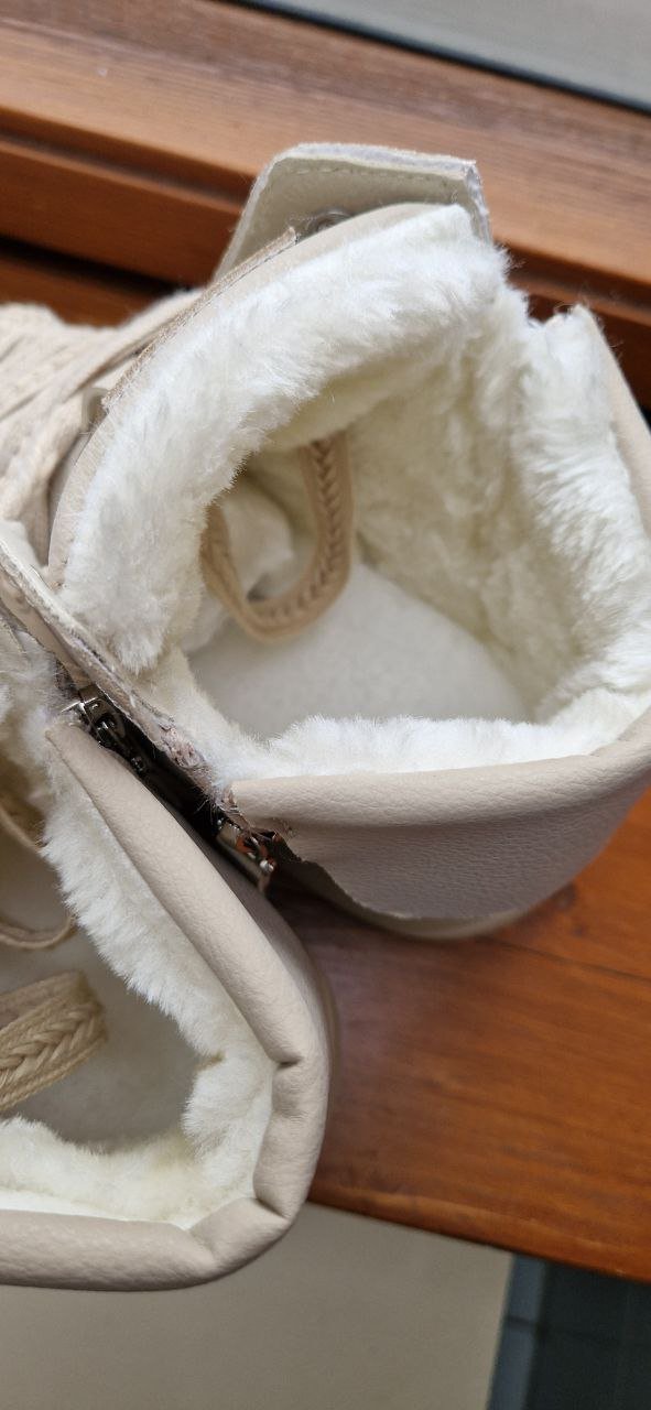 Schöne warme Stiefelette. Farbe - Beige. Größe 39. 