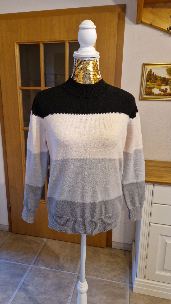 Warmer Pullover. Größe S. 