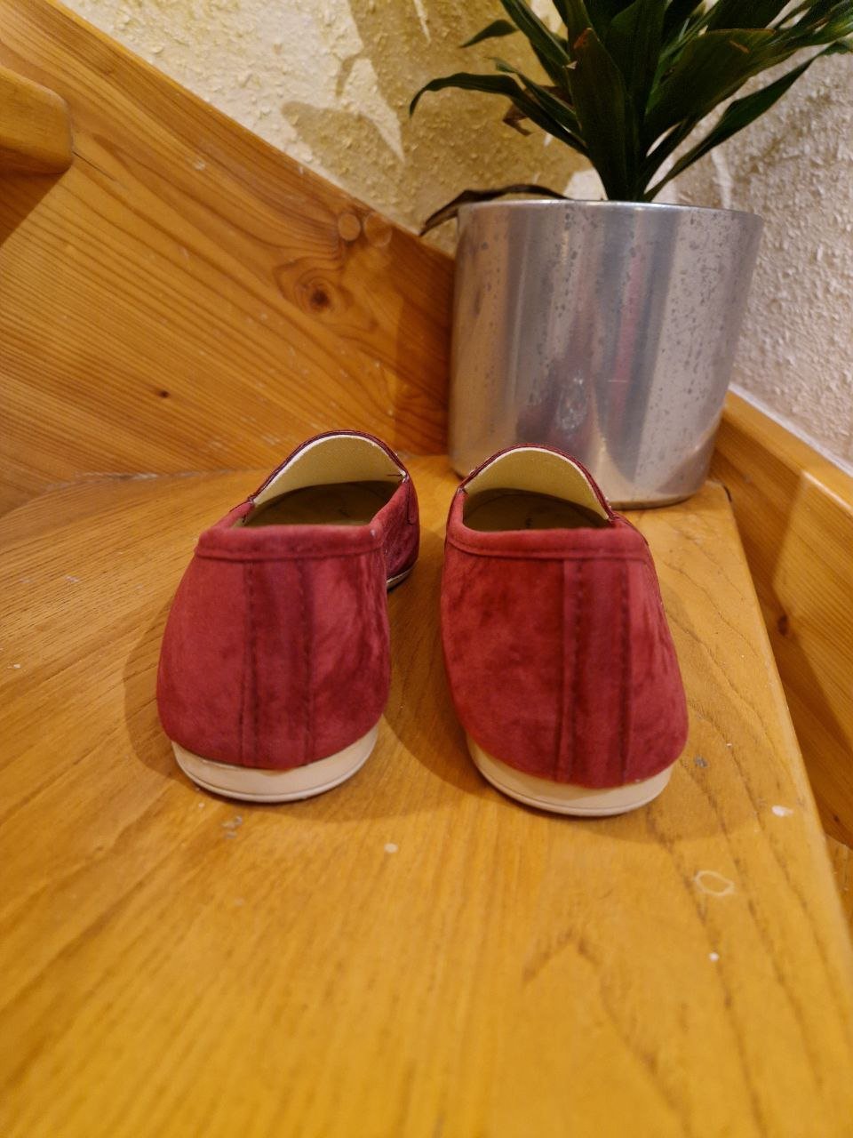 Wunderschöne Schuhe mit Perlen und Strasssteinen.  Größe 39. 
