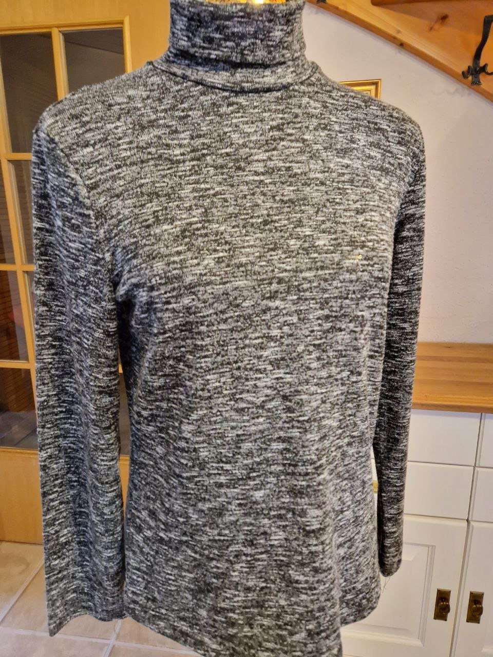 Schöner Rollkragenpullover. Große M. Acrylic.