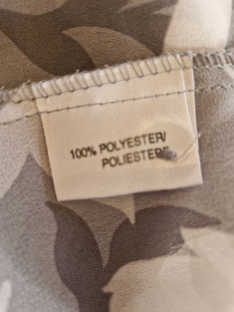 Bequeme graue Bluse. Größe 42.  Polyester.
