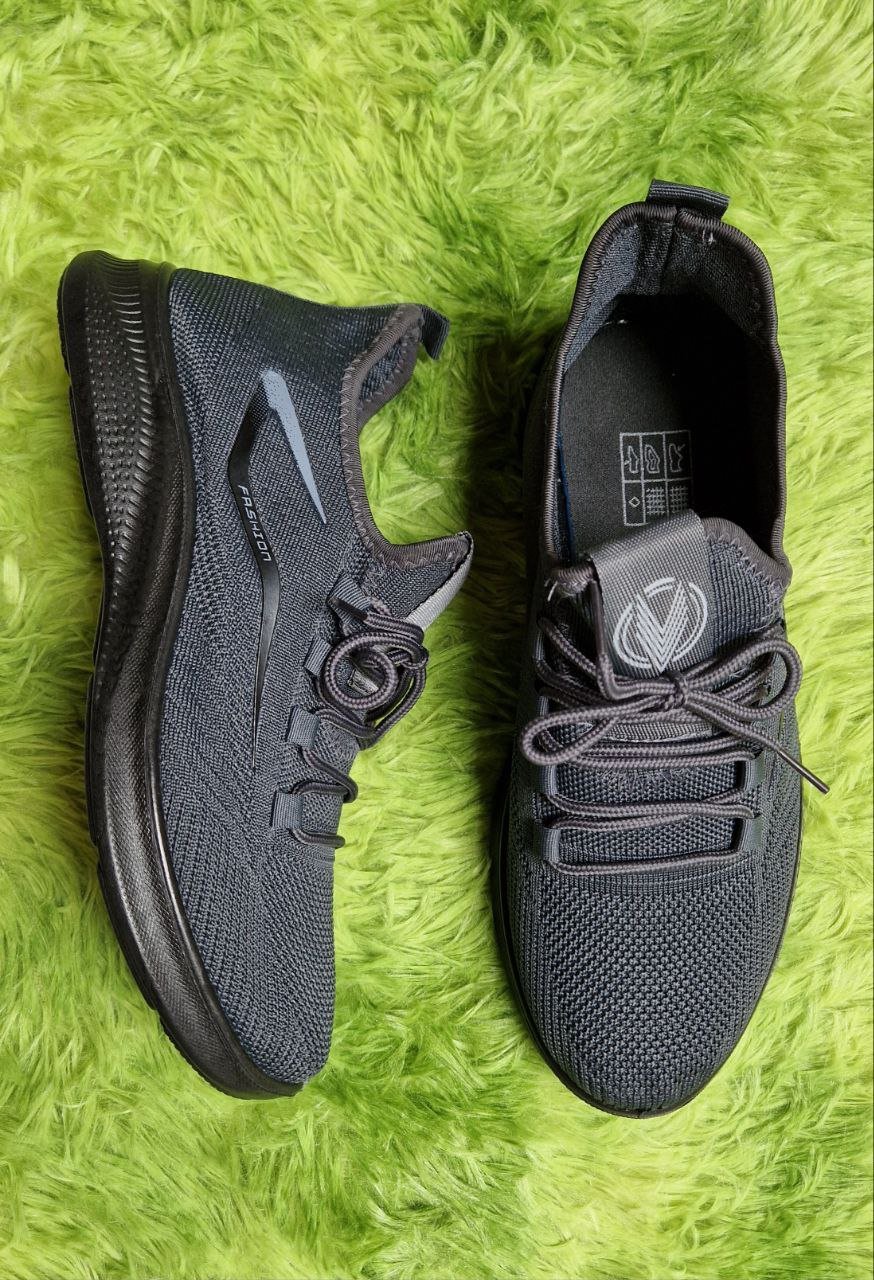 Weiche atmungsaktive Sportschuhe , Halbschuhe, Schnürschuhe. Größe 40. 