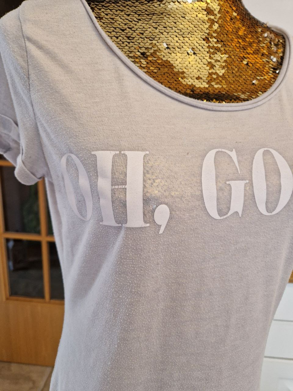 Sublevel.   T-Shirt.  Größe S.  Polyester. Auf dem Stoff sind Pillen. Gewaschen. Es gibt keine Garantie und Rückerstattung.