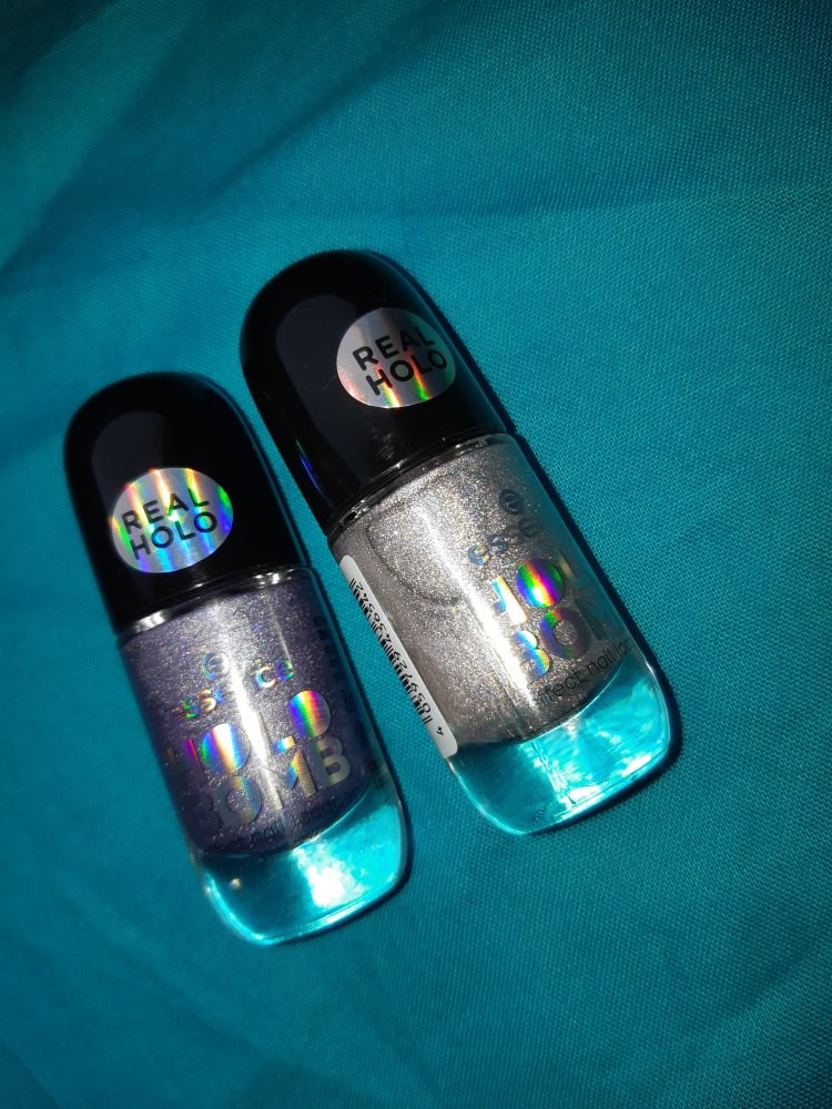 2x Essence Nagellack Holo Bomb 