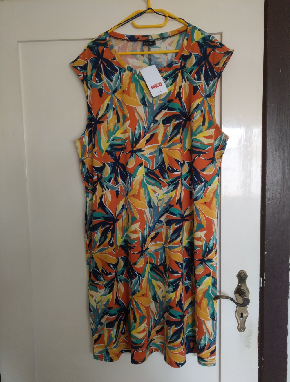 Neues Kleid in XL