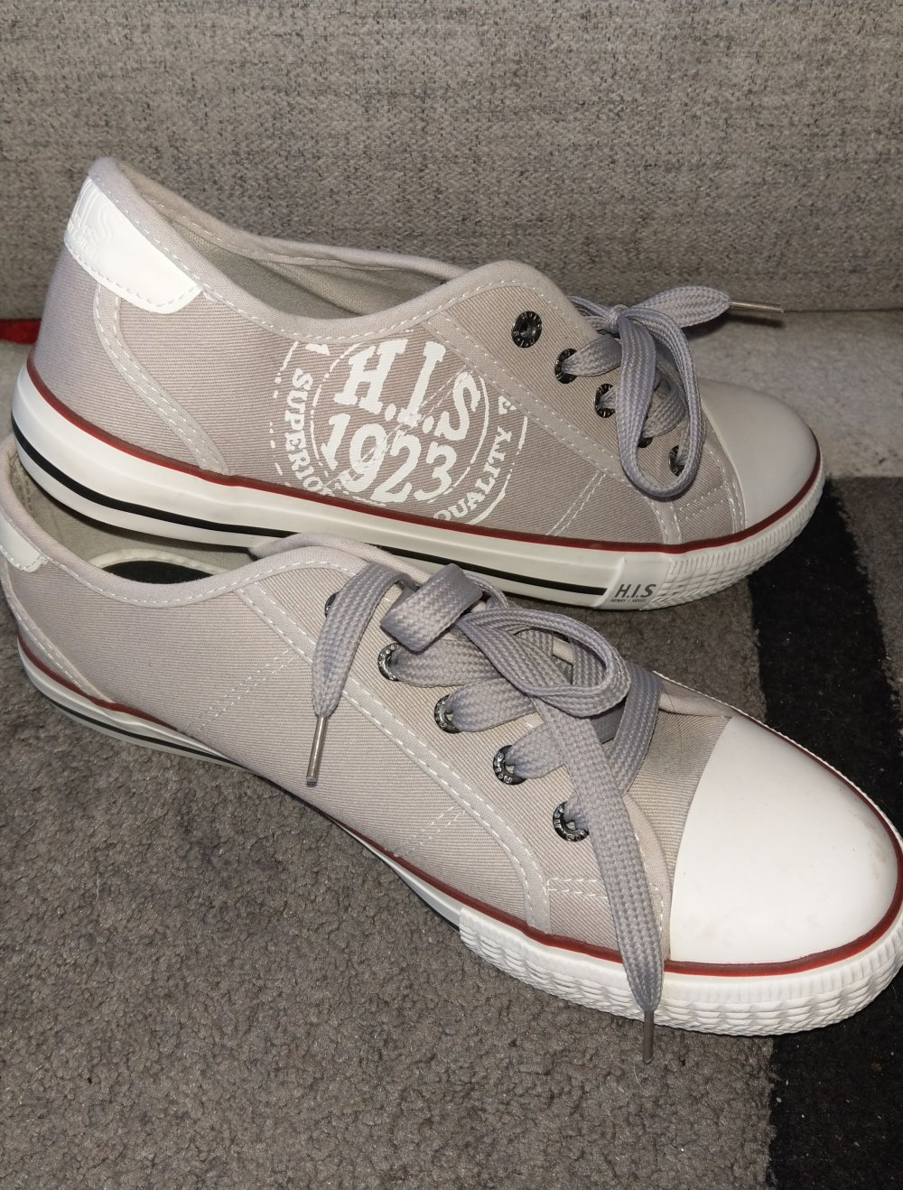 Sneaker in 41