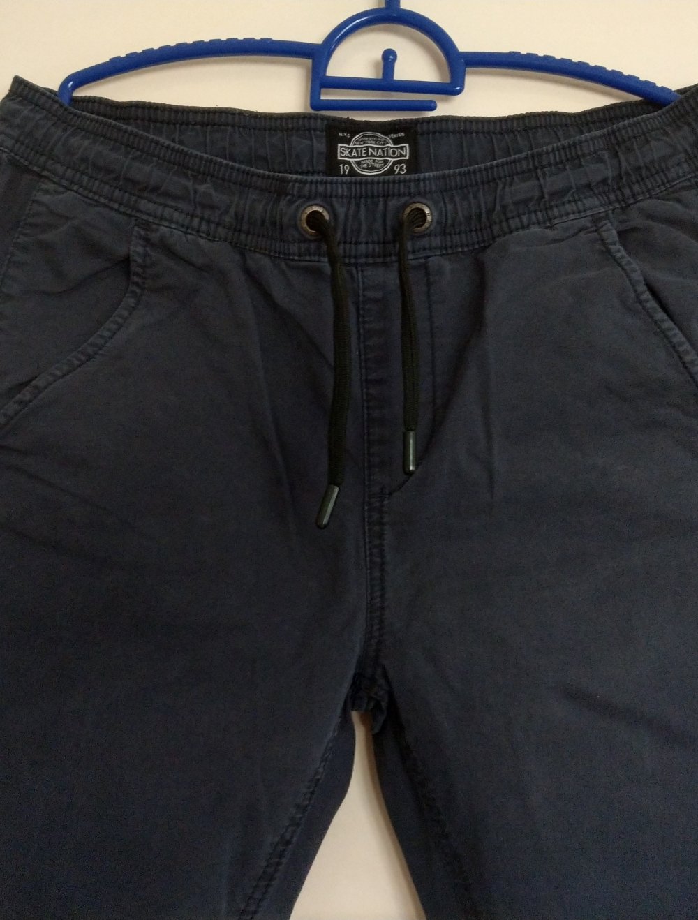 2 Stoffhosen in 176