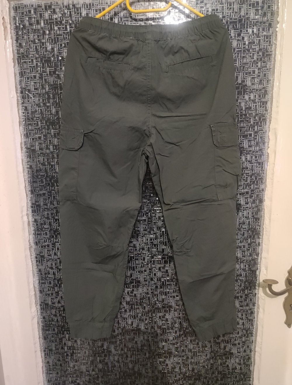 Neue Hose in 152