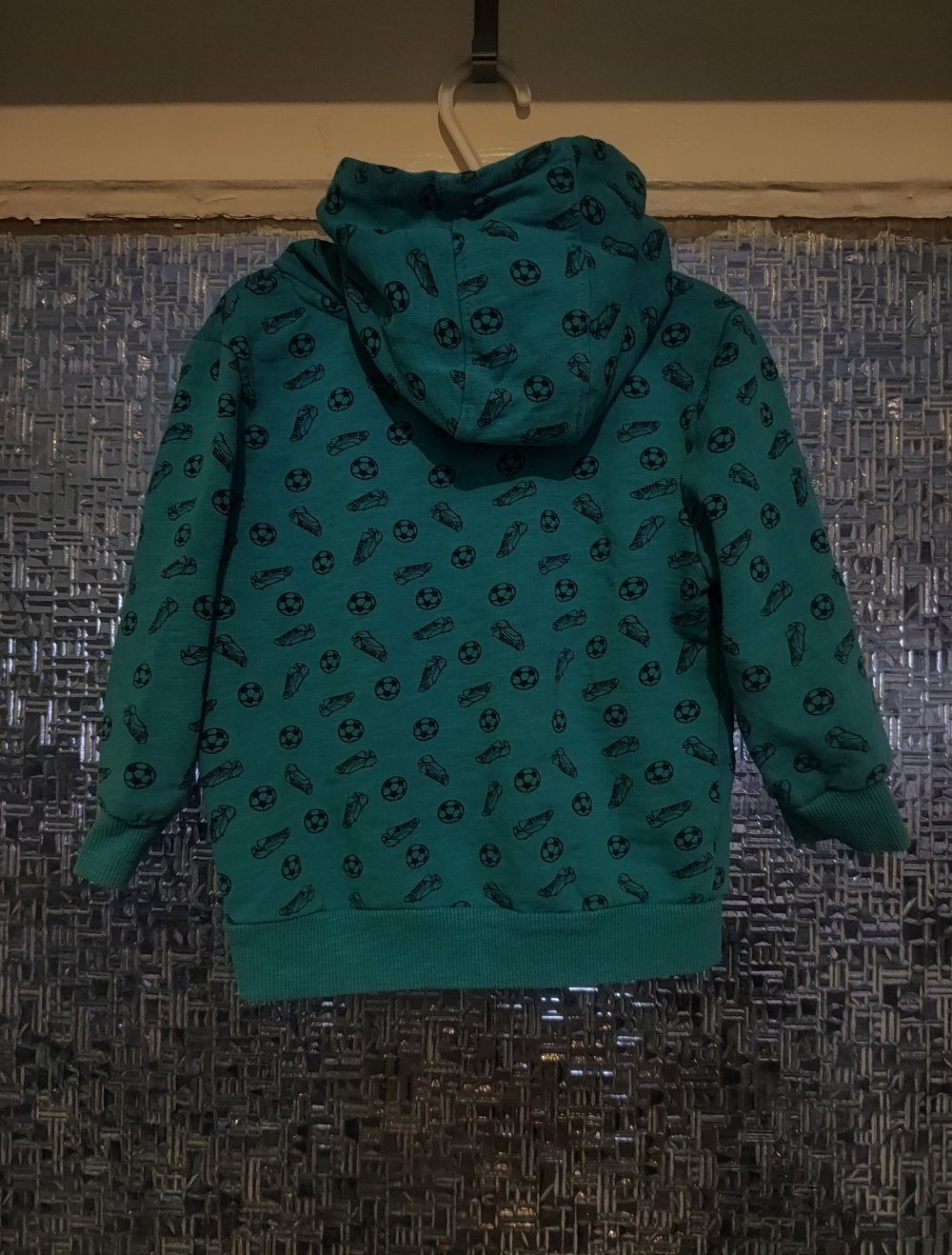 Neuer Pullover in 98
