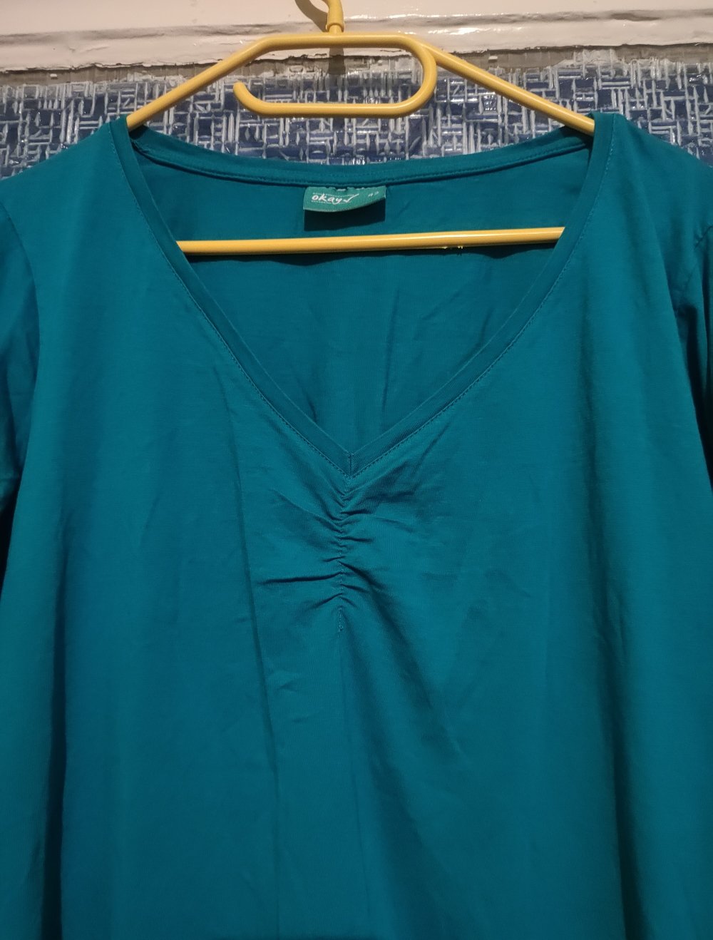 Neues Basic Sweatshirt in 42