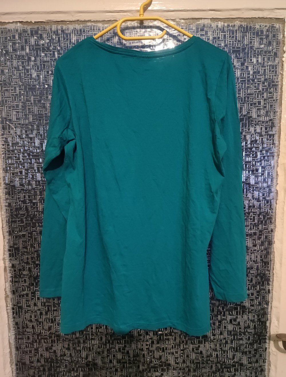 Neues Basic Sweatshirt in 42