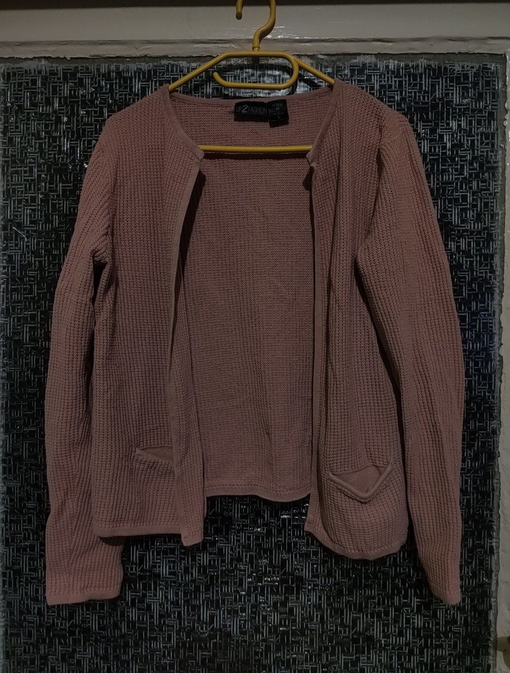 Neue Strickjacke in M