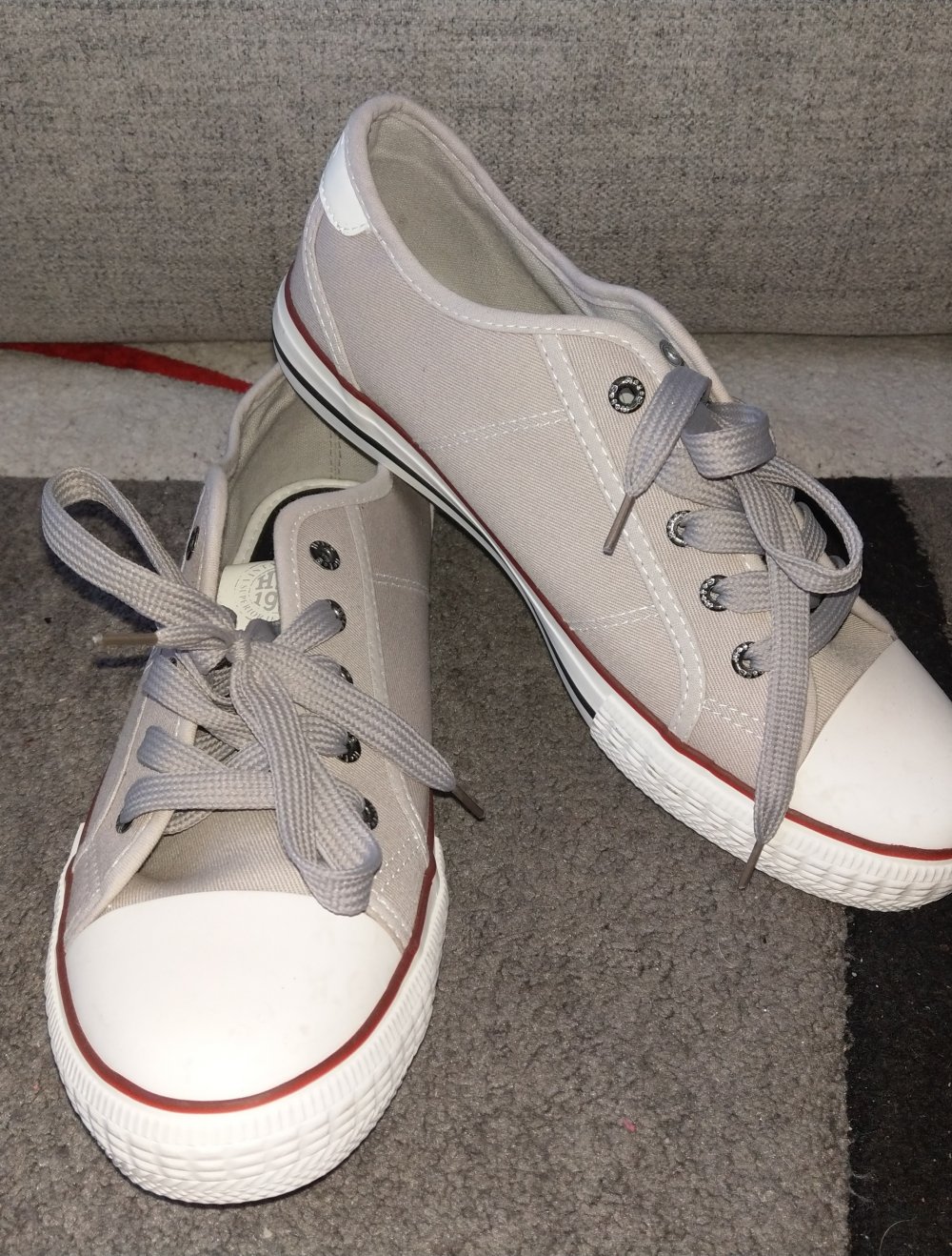Sneaker in 41