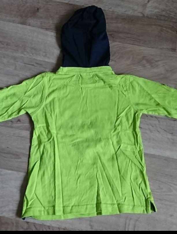 Neues Sweatshirt in 104