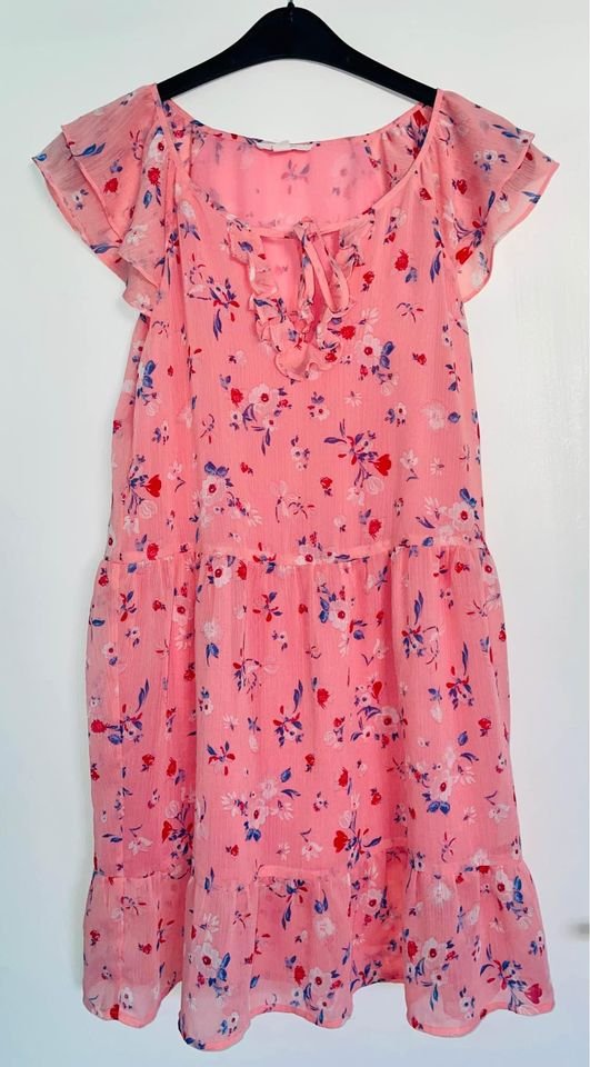 Schickes Sommerkleid mit Blumen Gr. 36