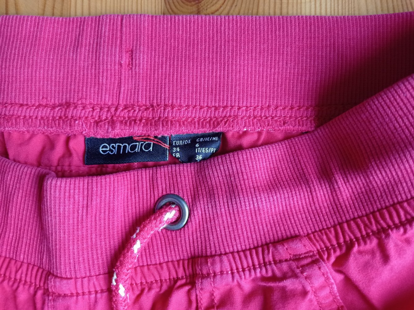 Kurze Hose, Bermuda/Capri, Gr. 164/36  esmara