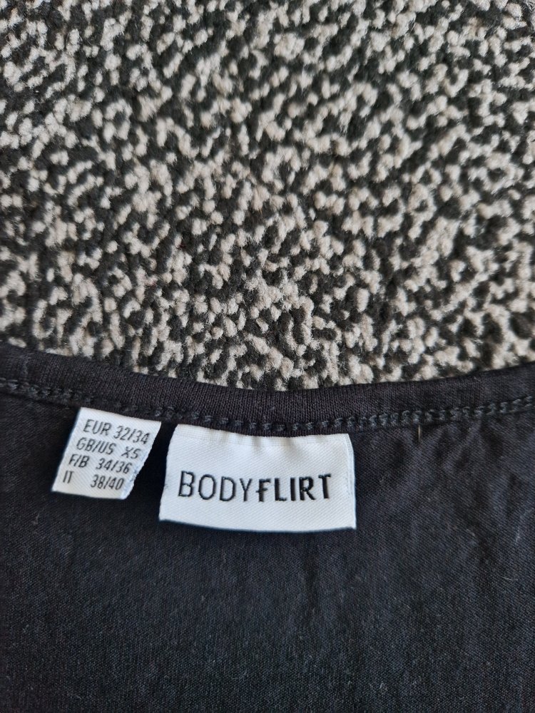 Damen T-Shirt (34)