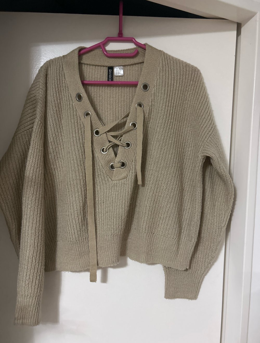 lässiger Pulli mit tollem Ausschnitt
