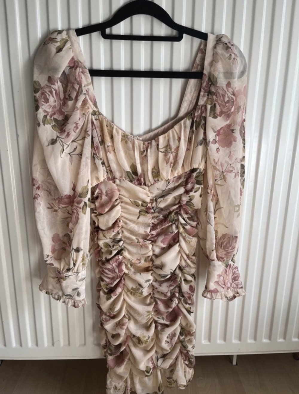 Zara Kleid mit Raffungen