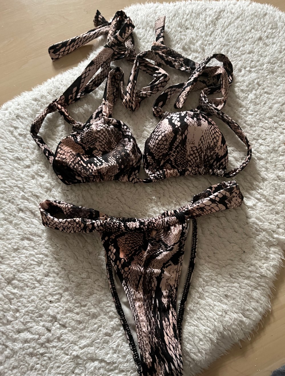 Bikini neu