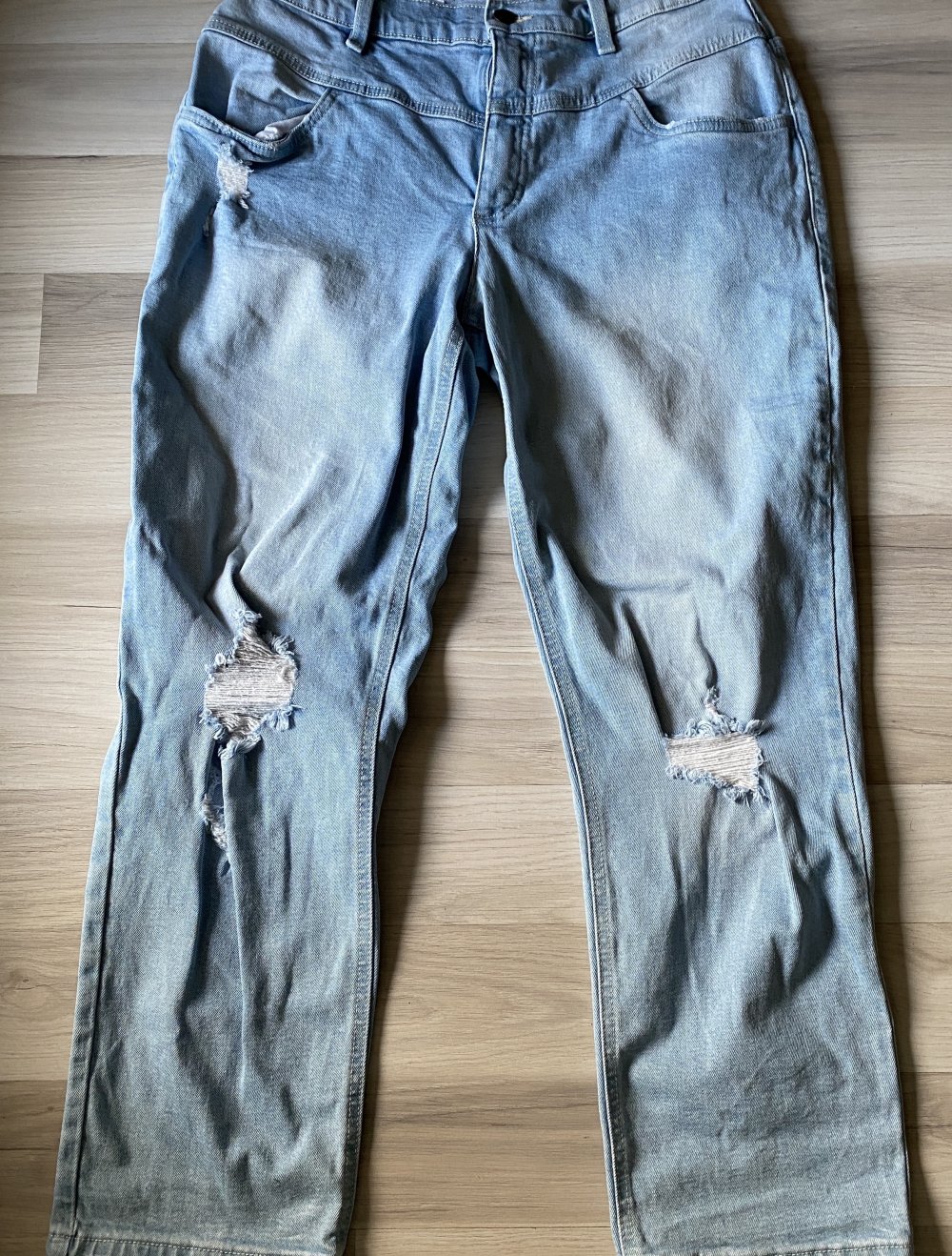 Ripped Mom Jeans