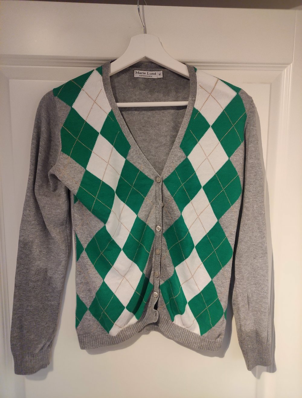 kurze strickjacke