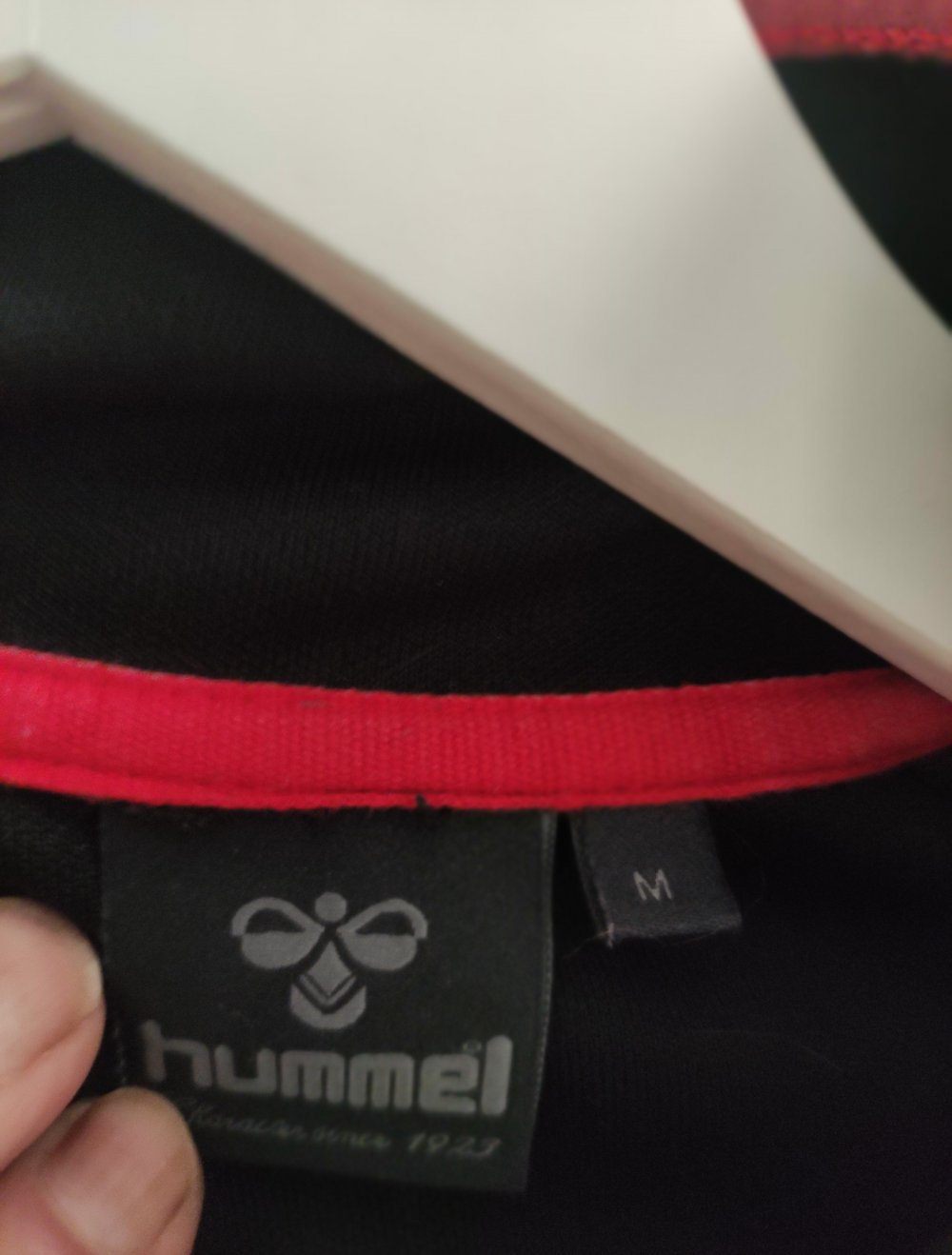 Schwarze Trainingsjacke von Hummel