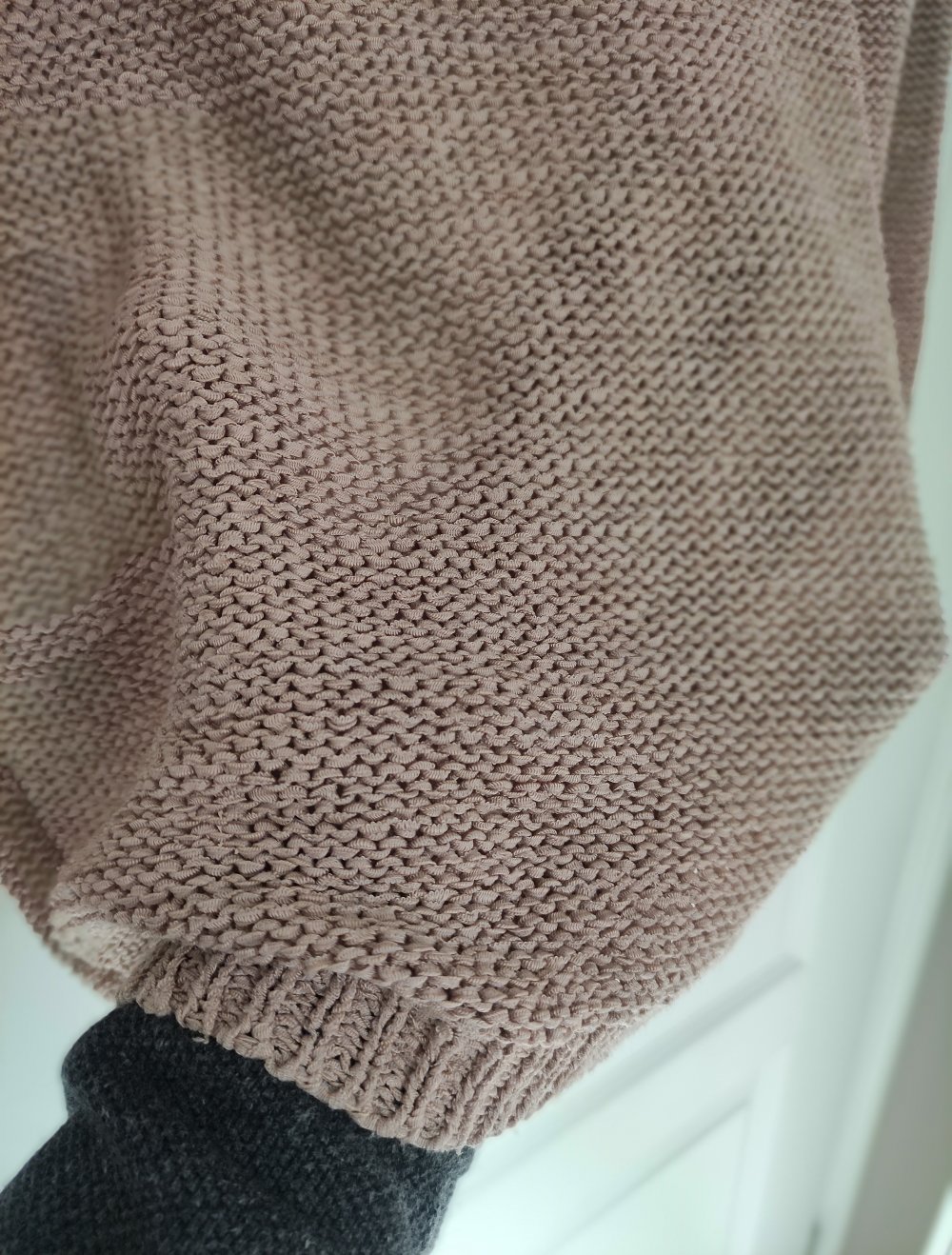 rosa strickpulli