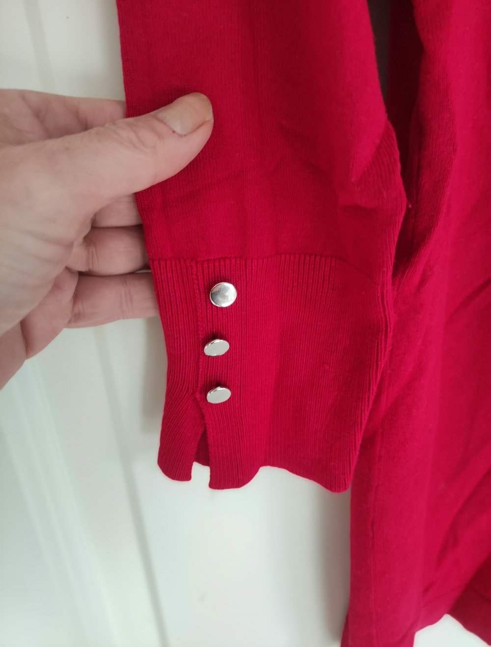 roter Pullover