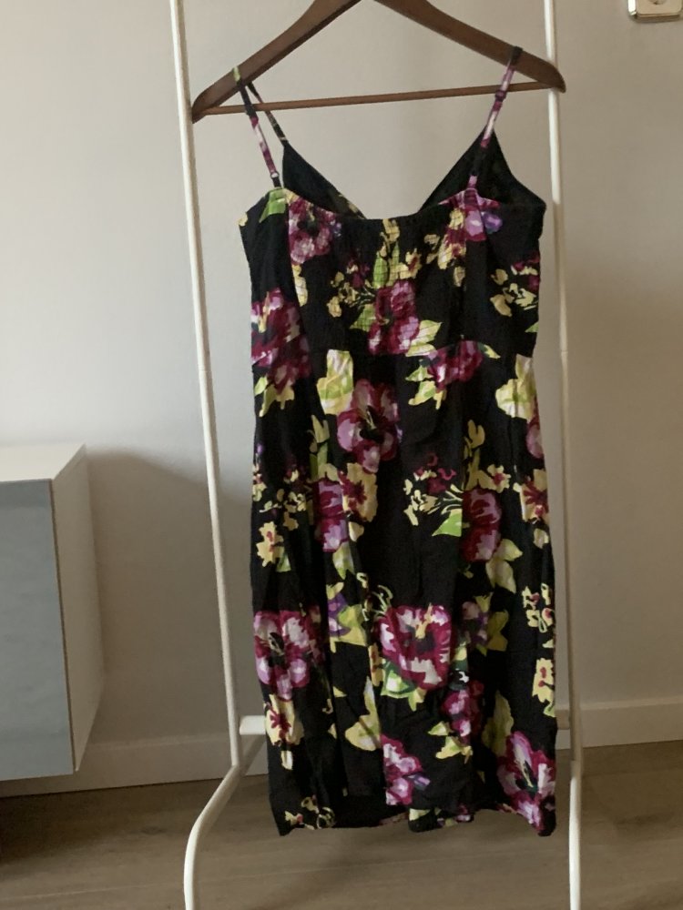 Sommerkleid schwarz Blumenmuster