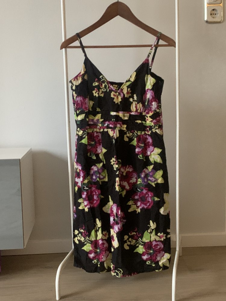 Sommerkleid schwarz Blumenmuster