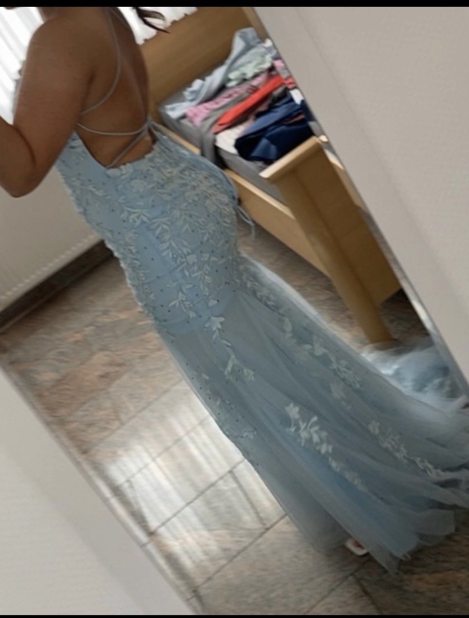 Babyblaues Abendkleid