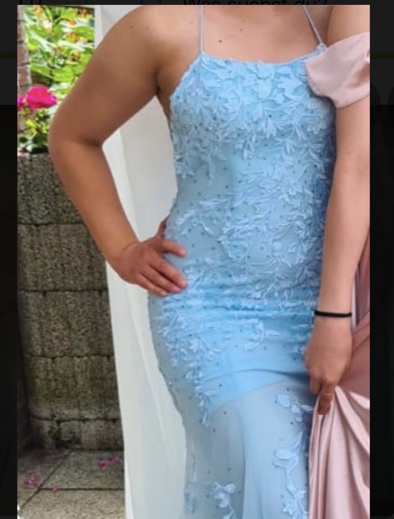 Babyblaues Abendkleid