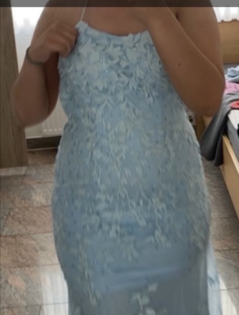 Babyblaues Abendkleid