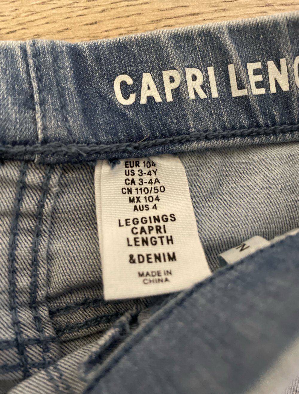 Mädchen Capri Jeans in Größe 104