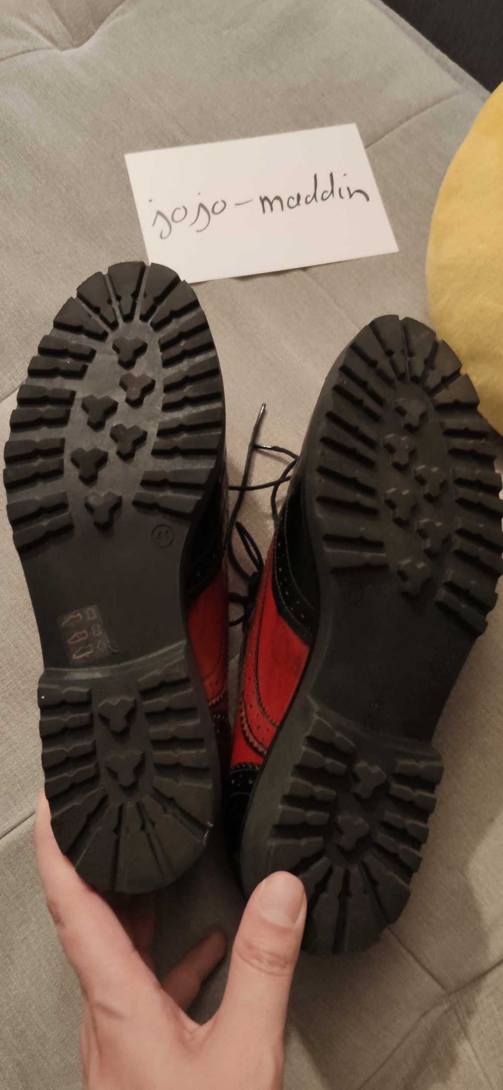 schwarz rote Oxford Damenschuhe aus Leder