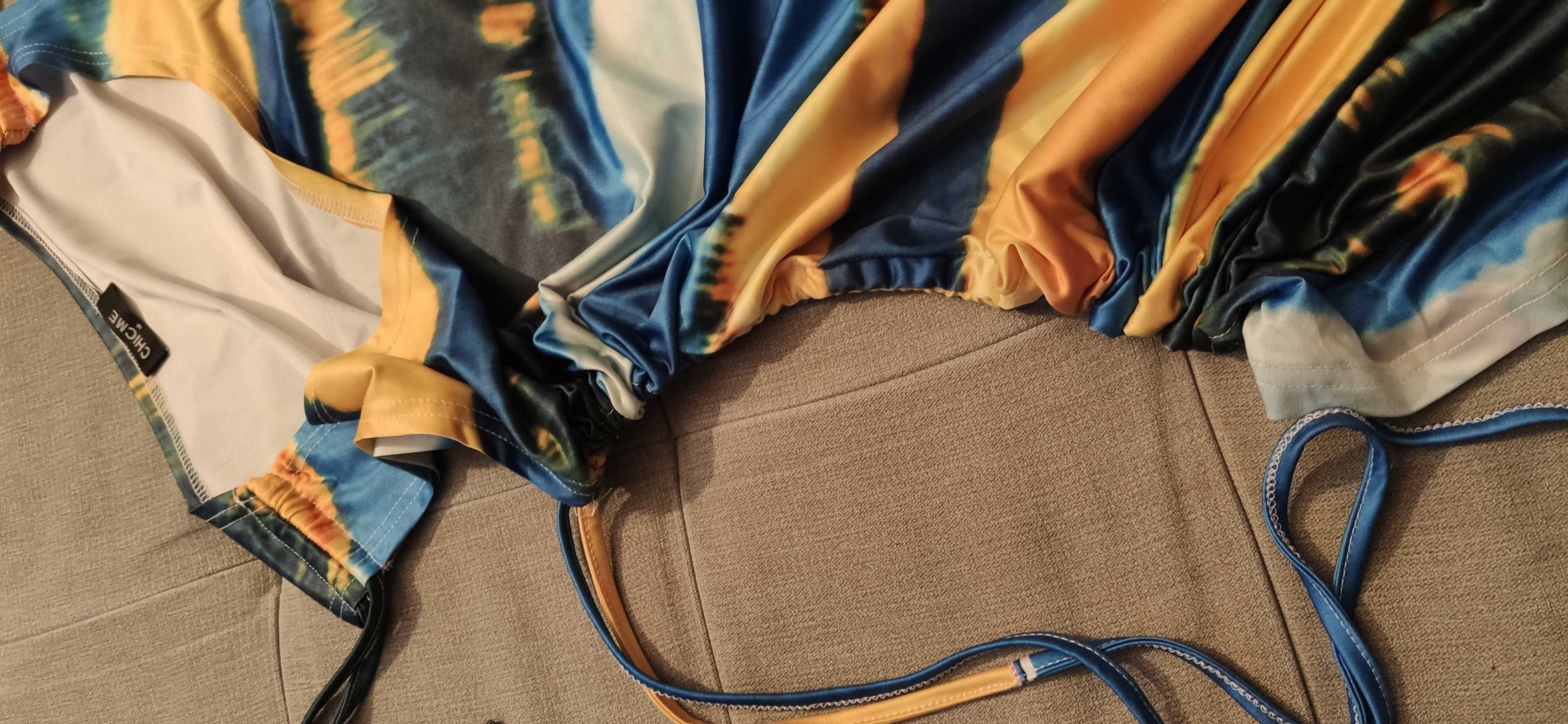 Sommerkleid mit weiß/blau/gelben Streifen