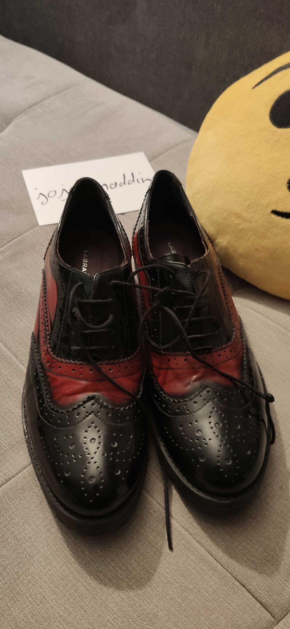 schwarz rote Oxford Damenschuhe aus Leder