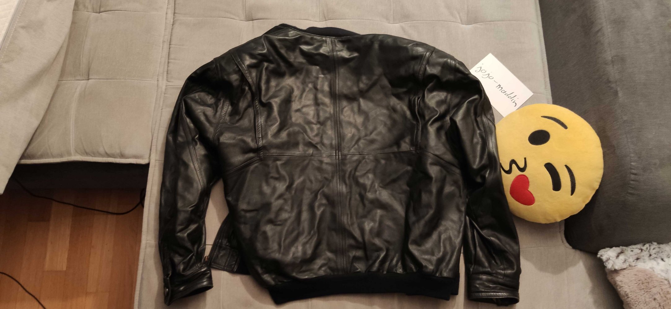 schwarze Lederjacke