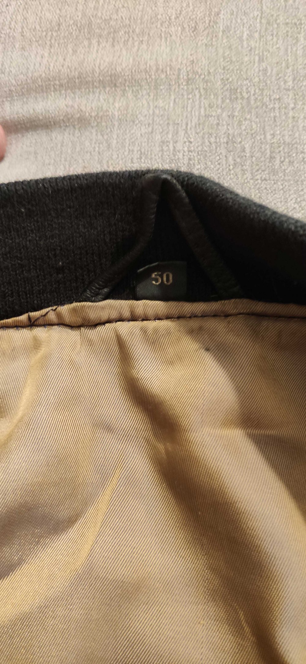 schwarze Lederjacke
