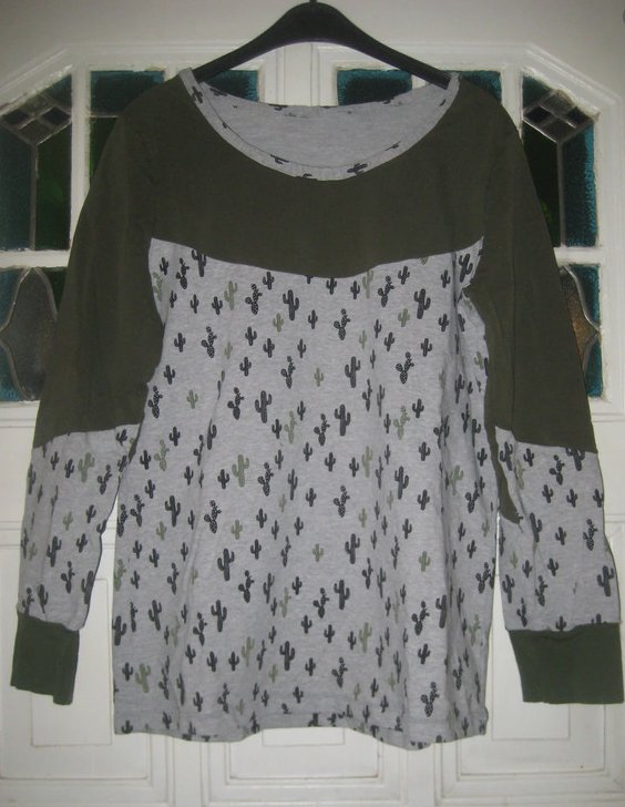 Handgenähte grün-graue Tunika Kakteen, schwingende Form, XL