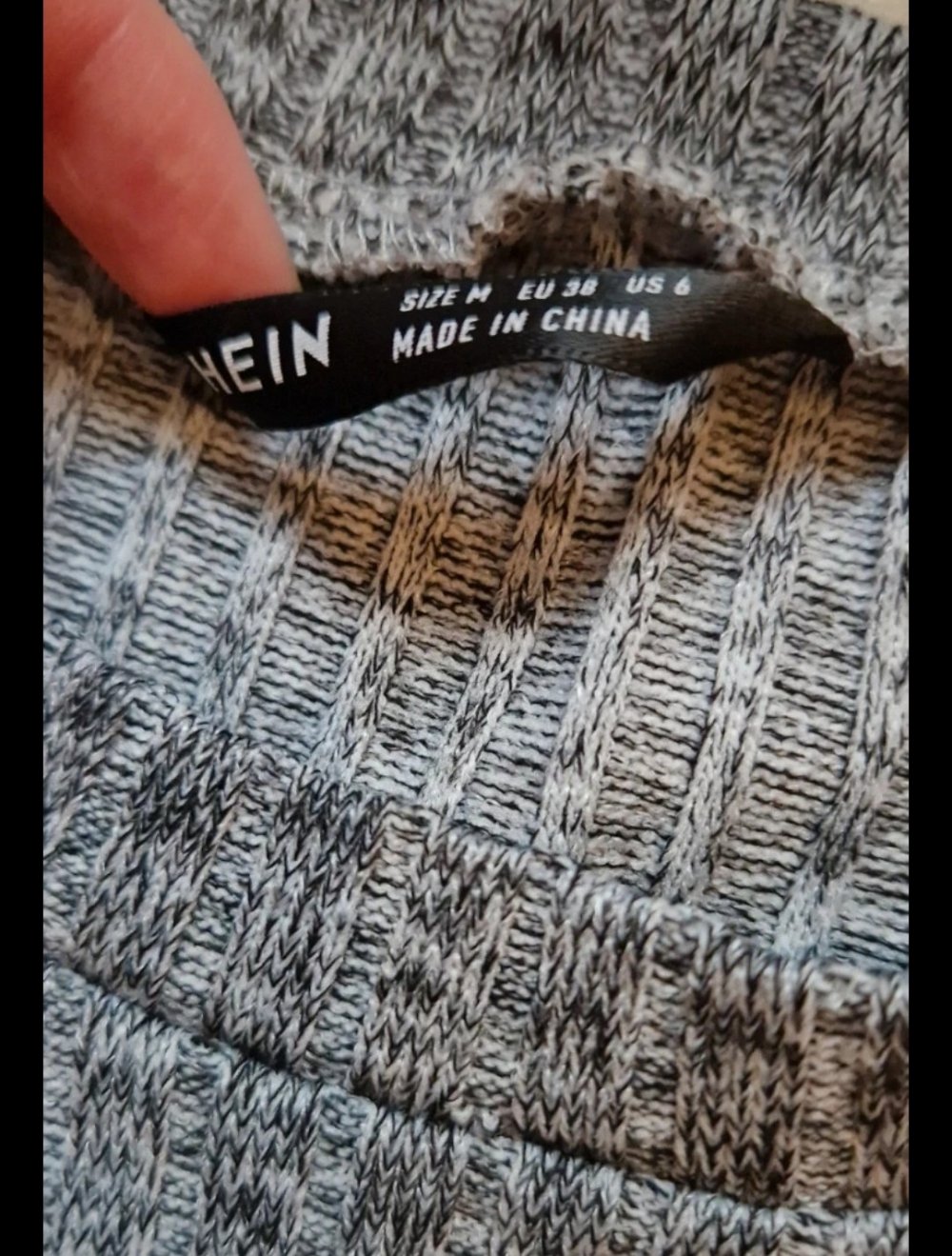 graues strickkleid