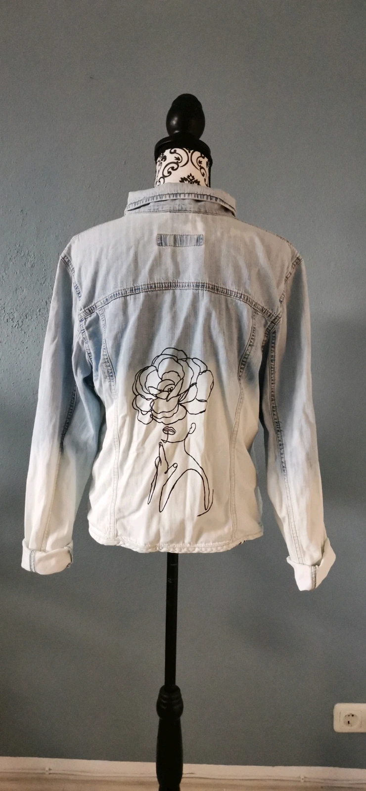 Handbemalte Jeansjacke von His lineart Frau vintage used