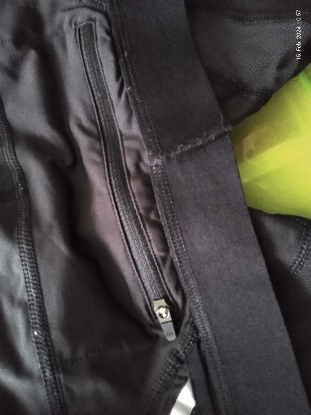 Kurze Sporthose